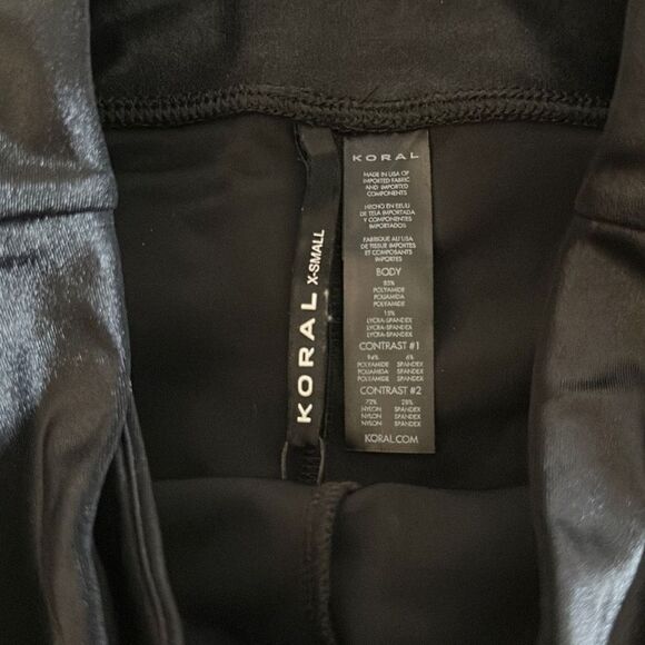 KORAL Black Women’s Leggings side stripe in a textured light pink color Size XS - Picture 4 of 6